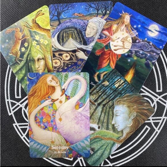 Take Her Hand Through This Goddess Dream Oracle Cards - Picture 6 of 6